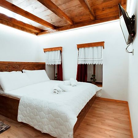 Duplex Apartment Viktoria Gjirokaster Exterior photo